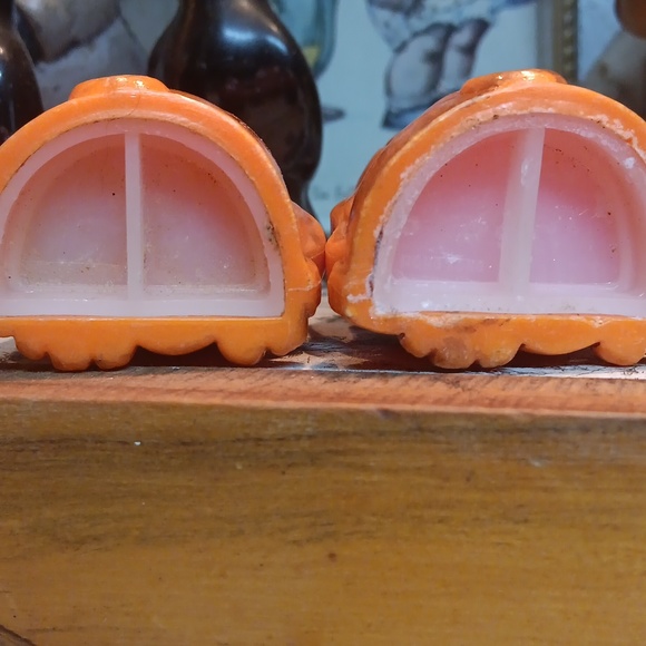 Hound Dog Salt and Pepper Shakers - Picture 3 of 3